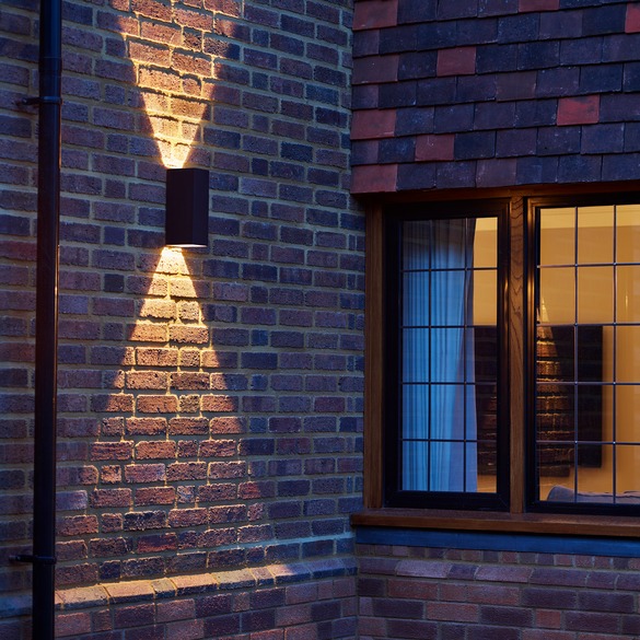 82384-7989-oslo255-bk-insitu