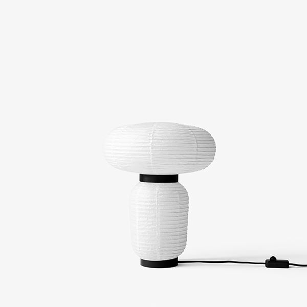 _tradition-formakami-jh18-bordlampe-u--lys