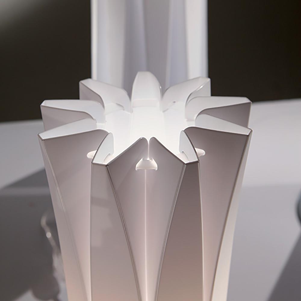 bach_white_detail_box