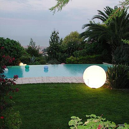 boule-lumineuse-globo-out-avec-piquet-slide-design-large_21_1