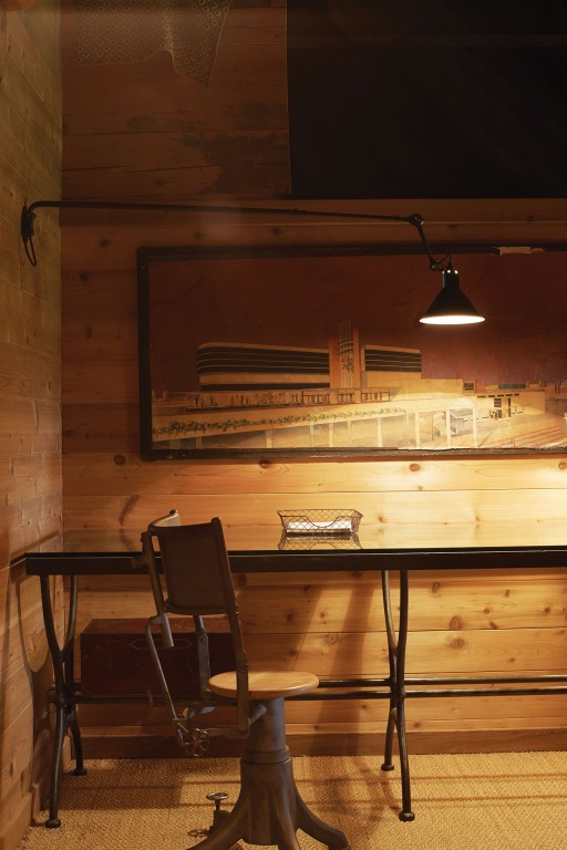 dcw-editions-lampe-gras-modele-lampe-gras-n0213-photos-a7fcr4bc-s