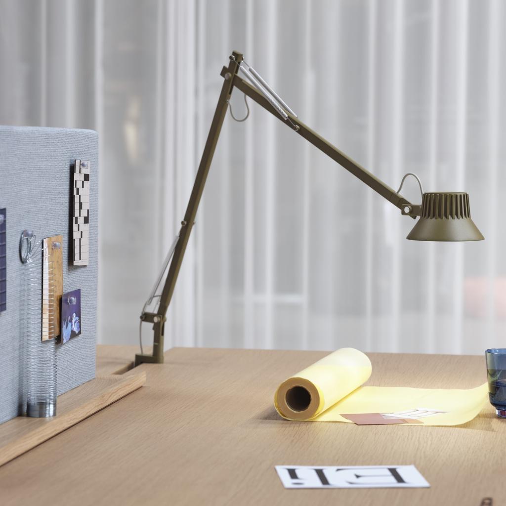 dedicate-l2-w-clamp-brown-green-linear-table-oak-screen-fiord-721-raise-dark-blue-muuto-org