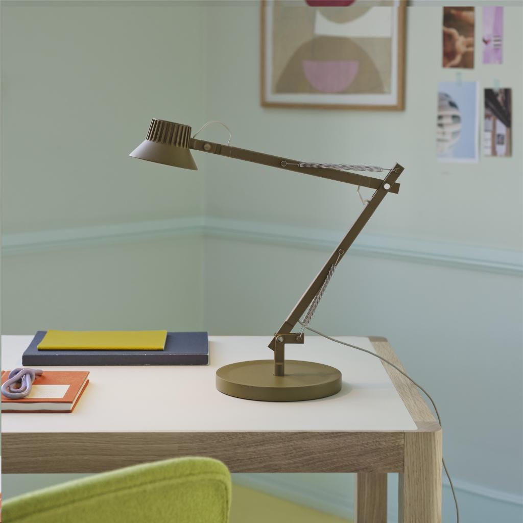 dedicate-s2-brown-green-workshop-table-130-warm-grey-oak-fiber-side-acca-961-muuto-org