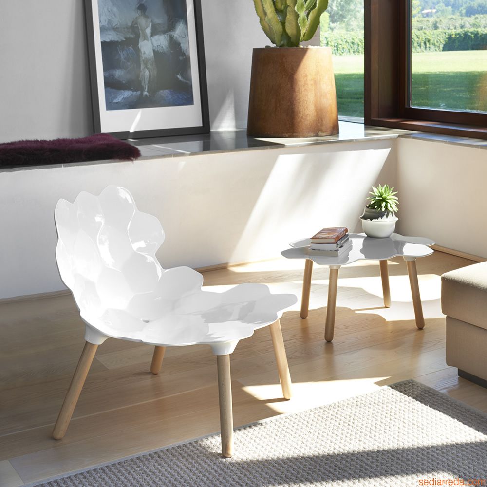 hires-tarta-chaise-de-deisgn-en-bois-de-hetre-avec-assise-en-polyurethane-laque-blanc-absolute-avec-table-basse-tarta-t