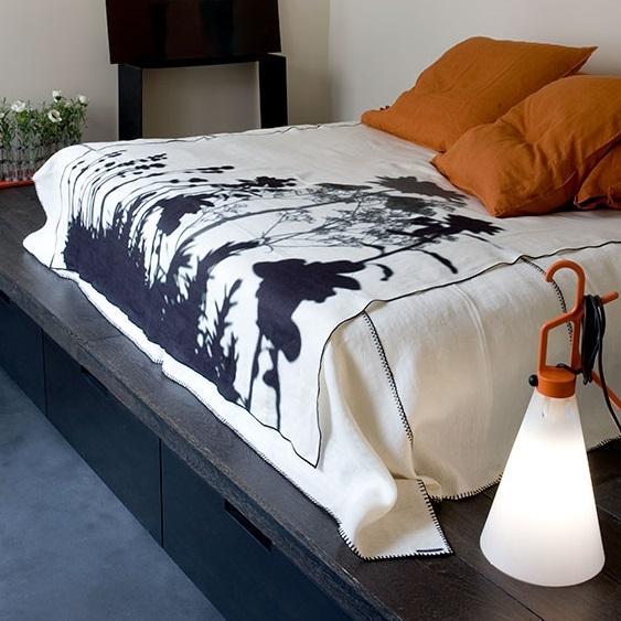 may-day-table-grcic-flos-f37800-product-life-02-571x835