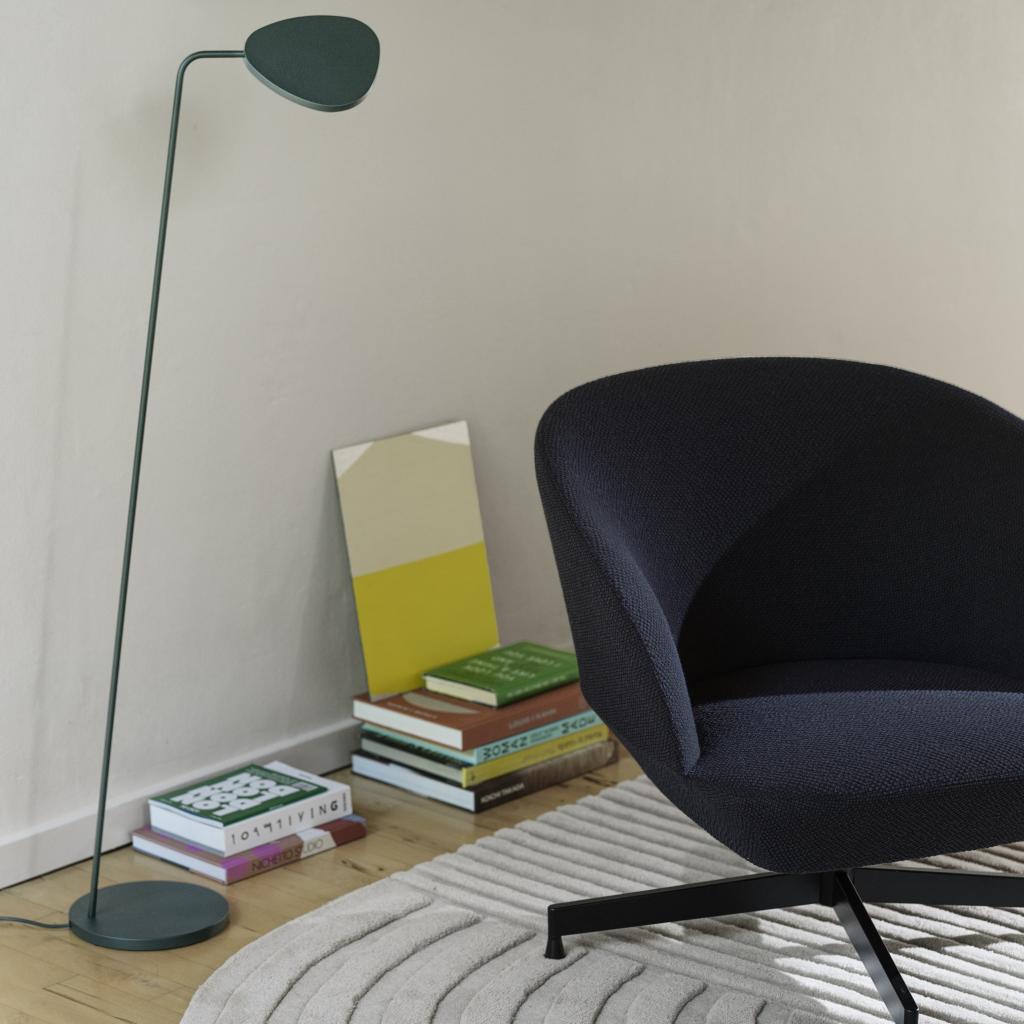 oslo-lounge-chair-colline-787-swivel-base-black-relevo-170x240-off-white-leaf-floor-dark-green-muuto-org