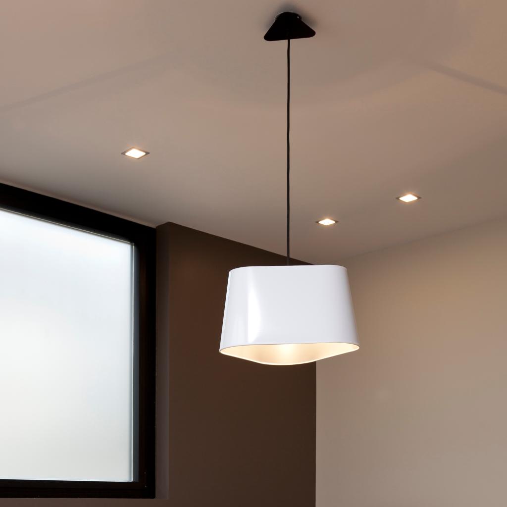 plafonnier_grand_nuage_blanc_laqu_argent_fil_noir_sur_mesure_on