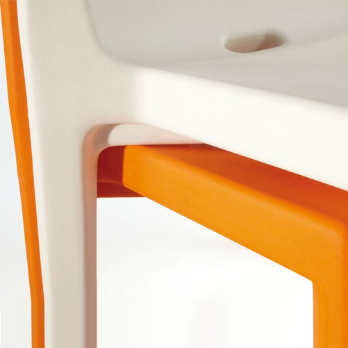 q4-chaise-design-empilable-slide-design-1_2