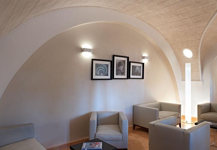 stylos-floor-castiglioni-flos-f63100-product-life-03-720x498