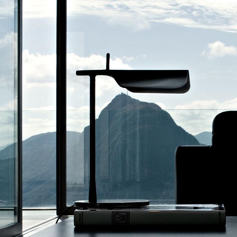 tab-table-barber-osgerby-flos-f65600-product-life-01-1440x802_1