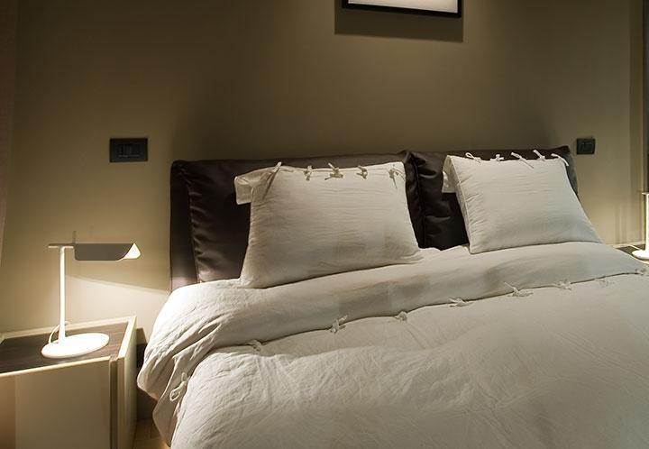 tab-table-barber-osgerby-flos-f65600-product-life-03-720x498